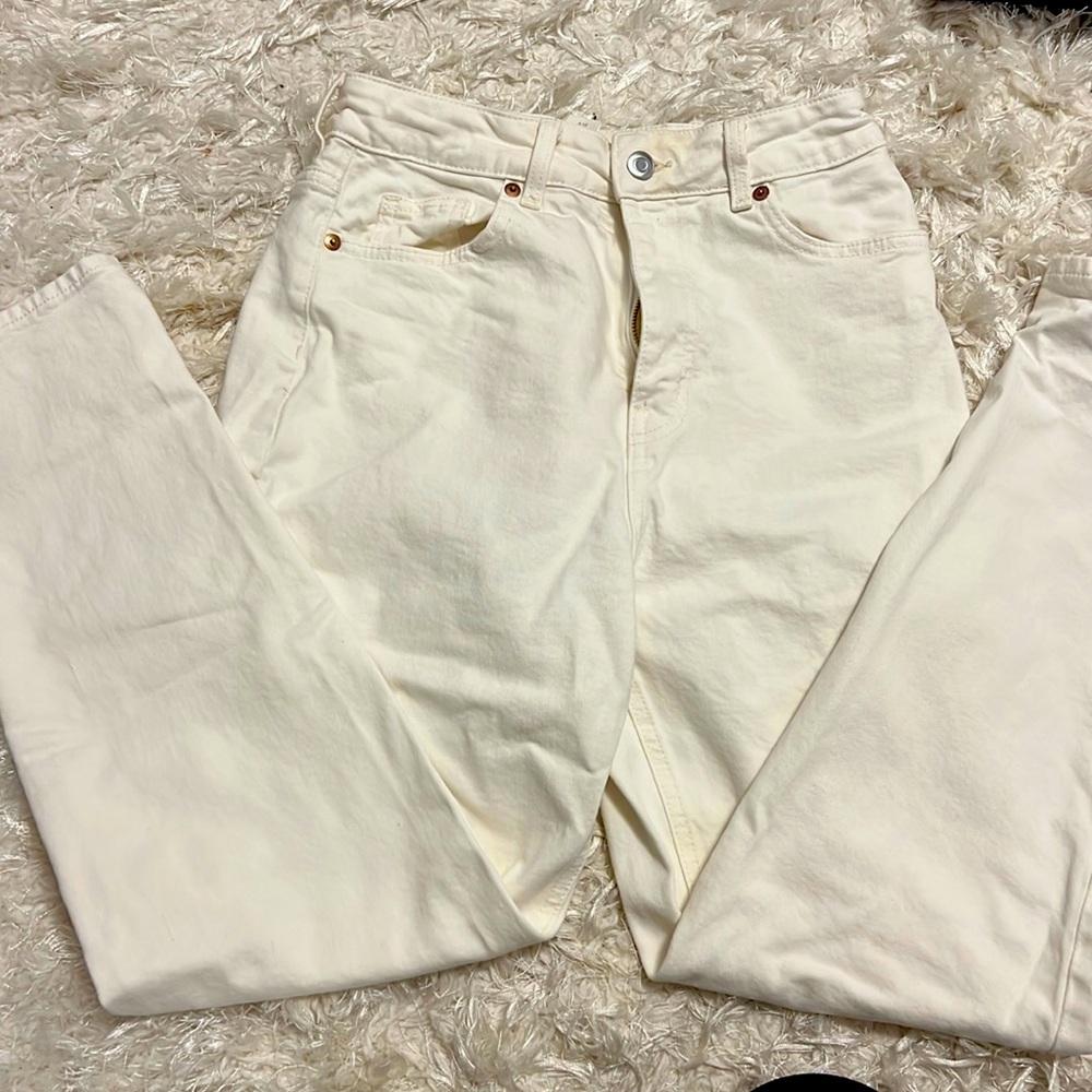 White straight jeans